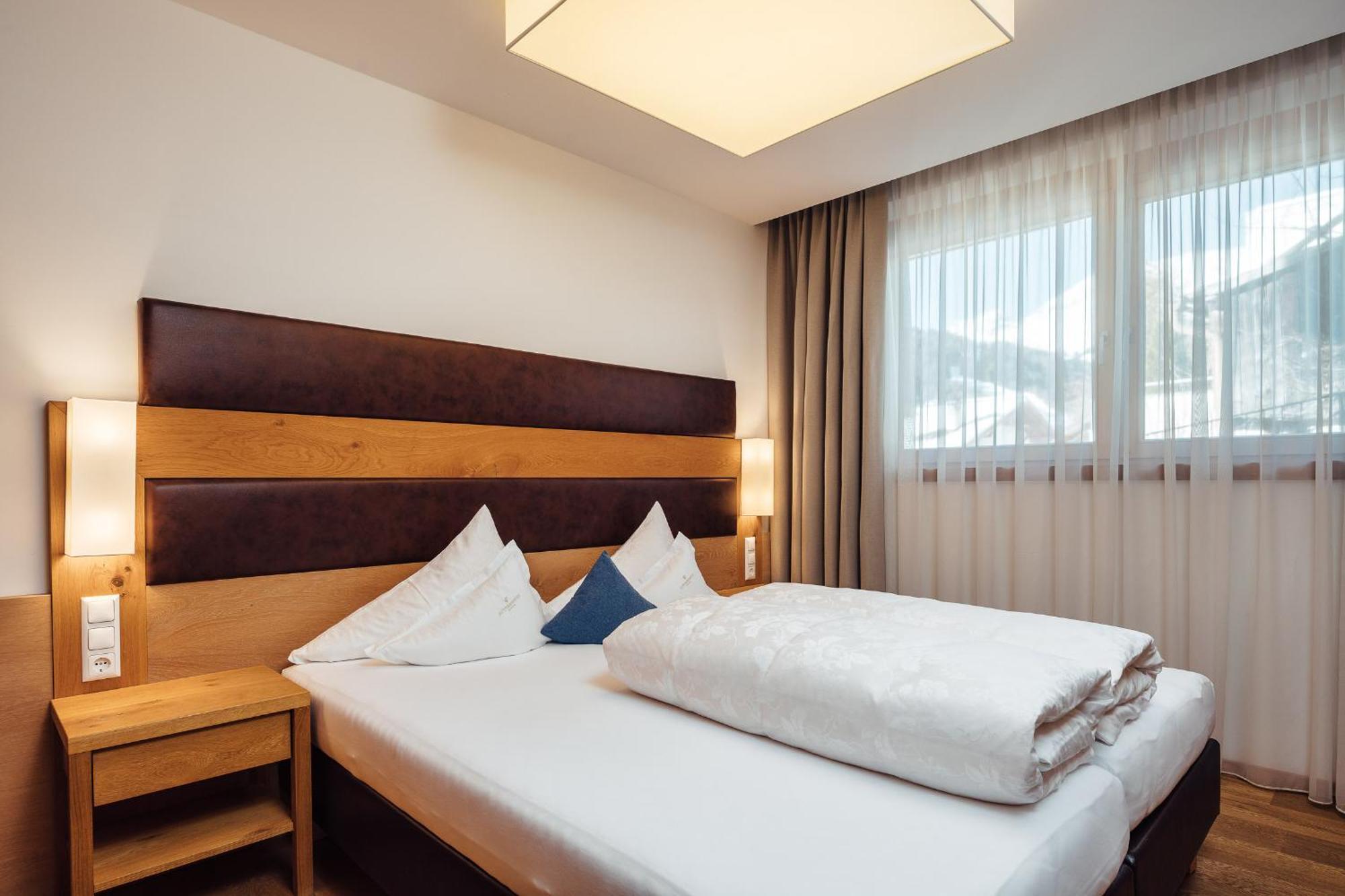 Schneeweiss Lifestyle - Apartments - Living Serfaus Oda fotoğraf