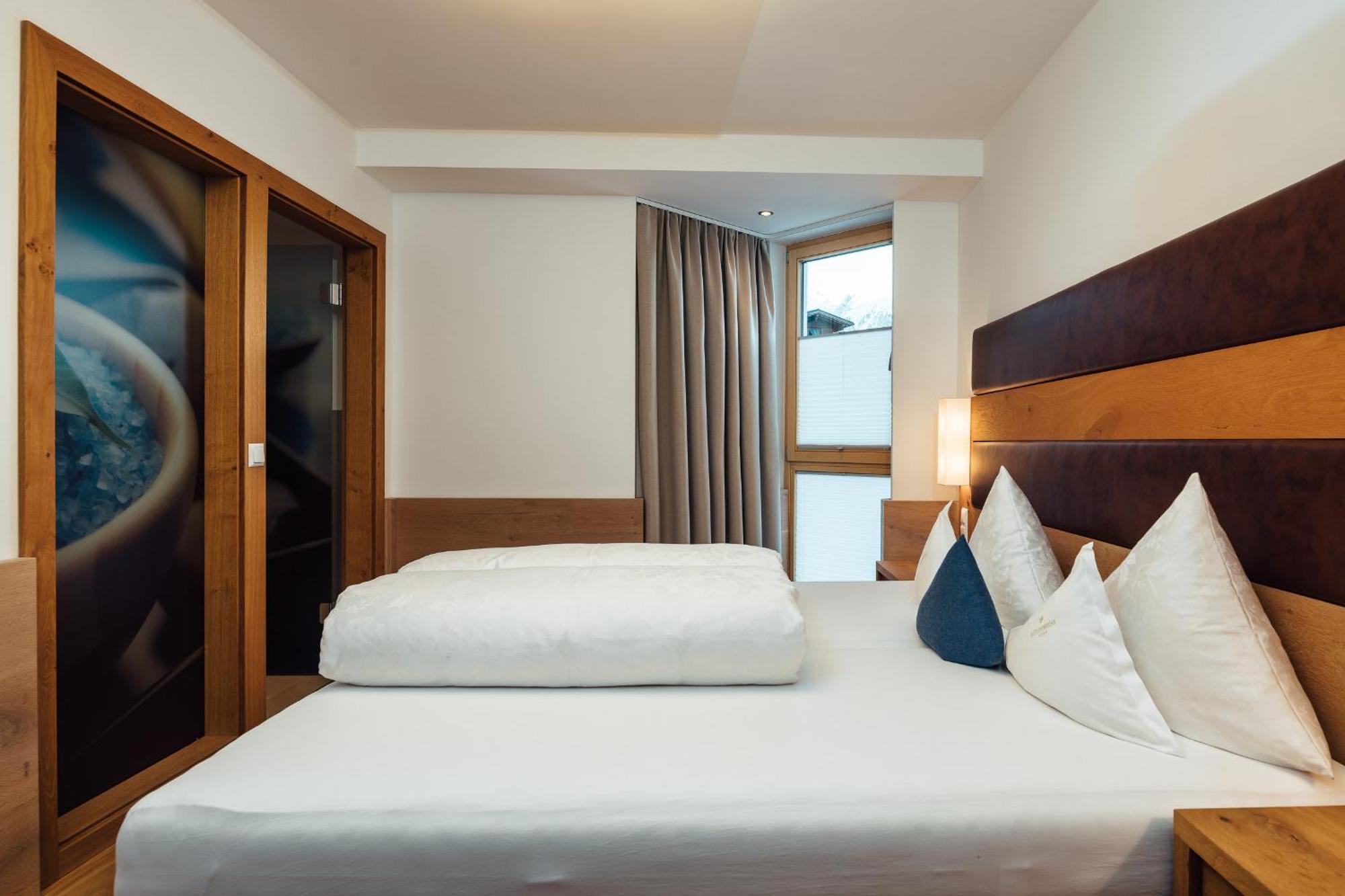 Schneeweiss Lifestyle - Apartments - Living Serfaus Oda fotoğraf