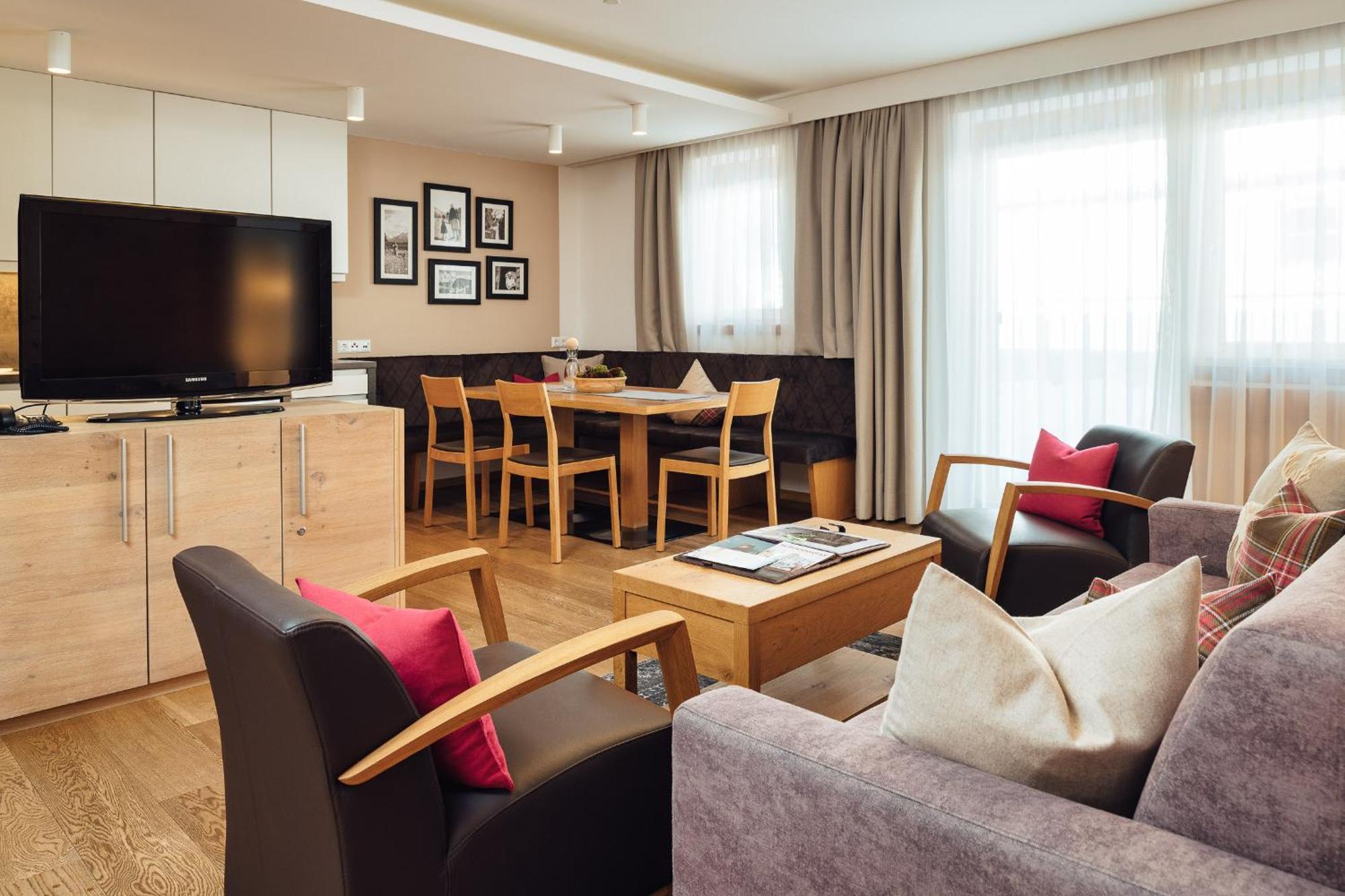 Schneeweiss Lifestyle - Apartments - Living Serfaus Oda fotoğraf