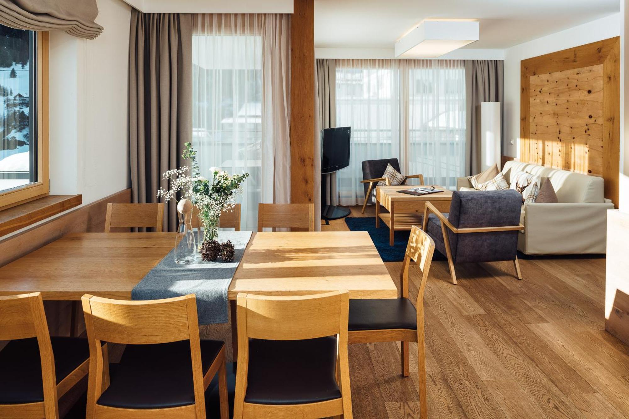 Schneeweiss Lifestyle - Apartments - Living Serfaus Oda fotoğraf